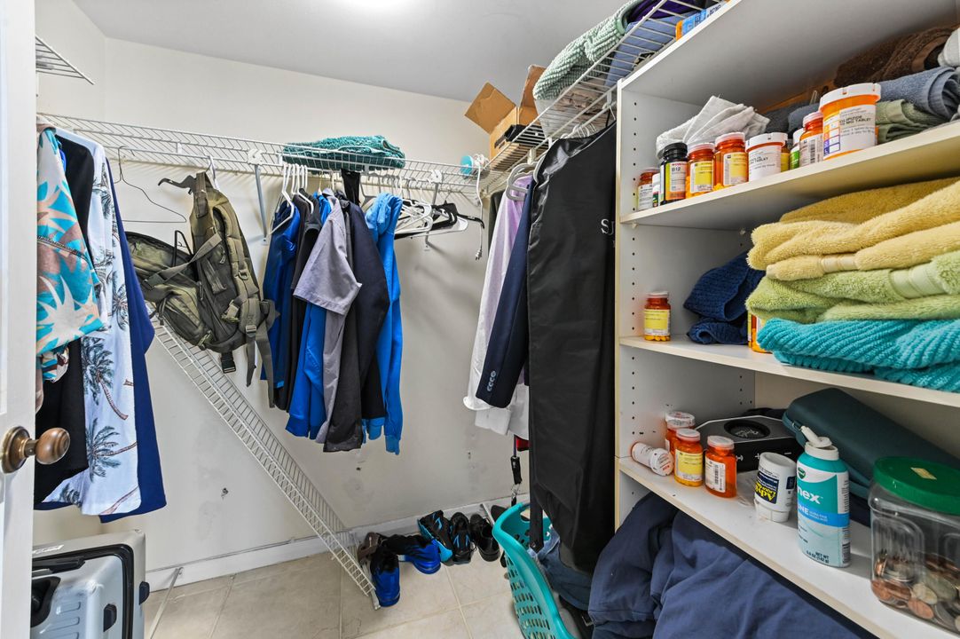 En Venta: $329,900 (2 camas, 2 baños, 1102 Pies cuadrados)