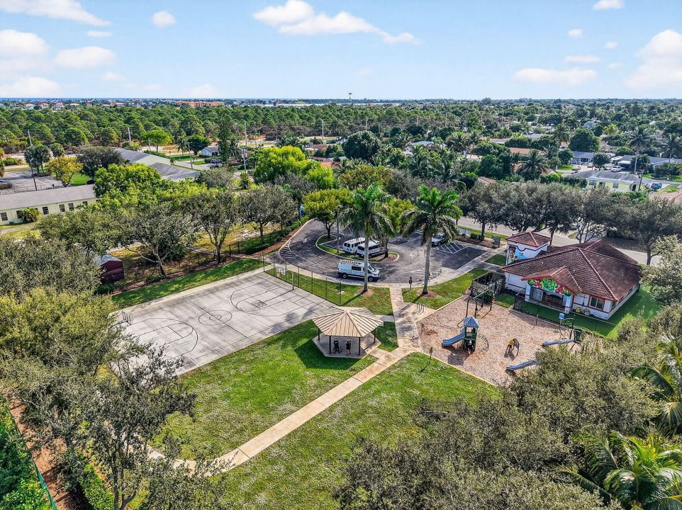 En Venta: $266,000 (2 camas, 1 baños, 714 Pies cuadrados)