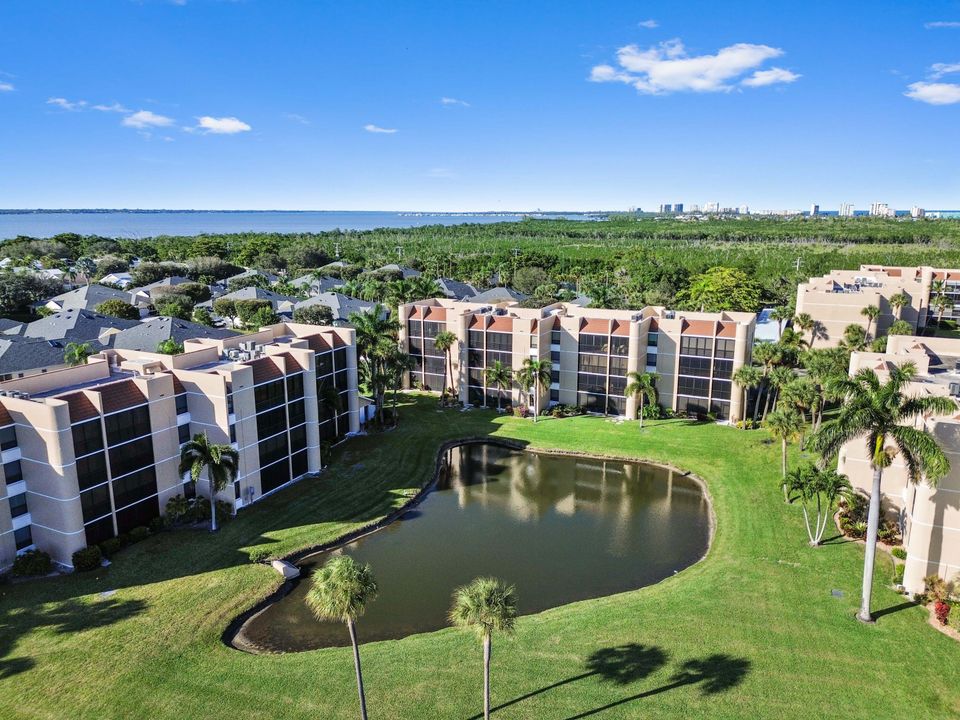 En Venta: $329,900 (2 camas, 2 baños, 1102 Pies cuadrados)