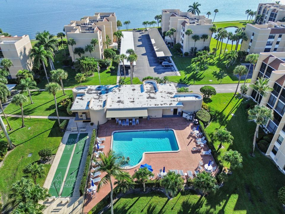 En Venta: $329,900 (2 camas, 2 baños, 1102 Pies cuadrados)