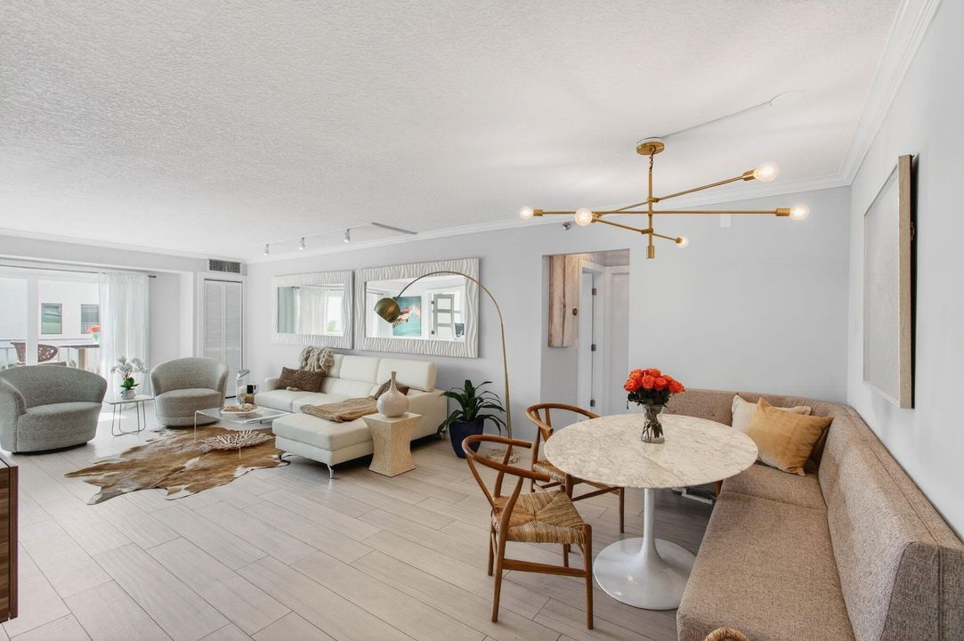 На продажу: $795,000 (2 спален, 2 ванн, 1100 Квадратных фут)