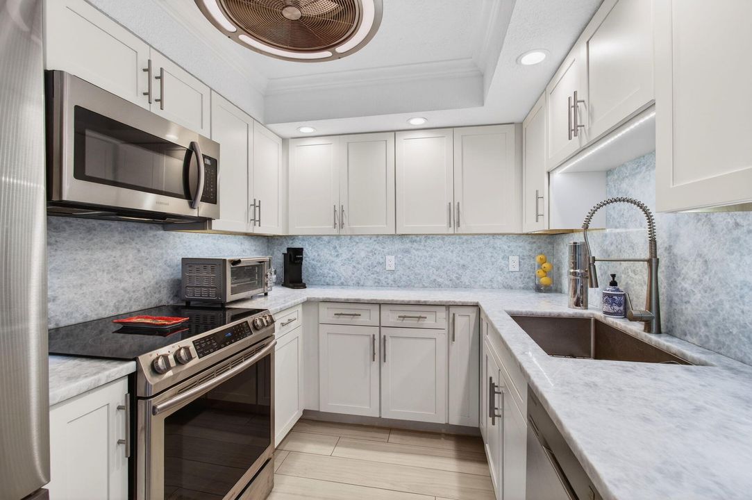 На продажу: $795,000 (2 спален, 2 ванн, 1100 Квадратных фут)