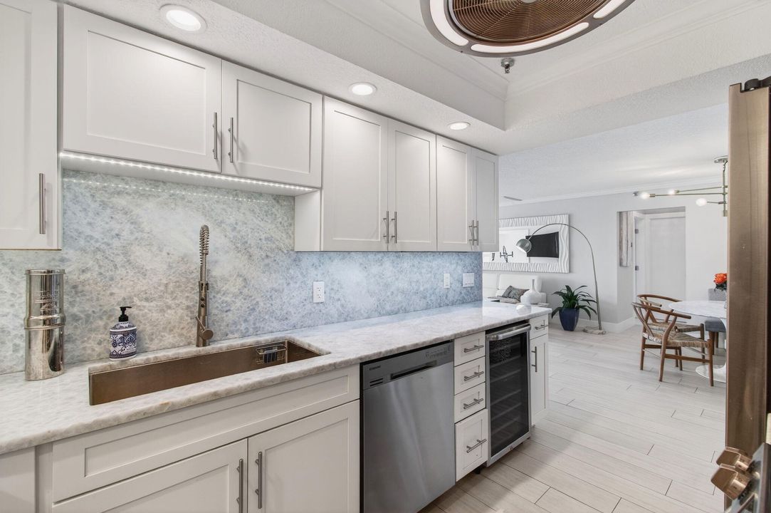 На продажу: $795,000 (2 спален, 2 ванн, 1100 Квадратных фут)