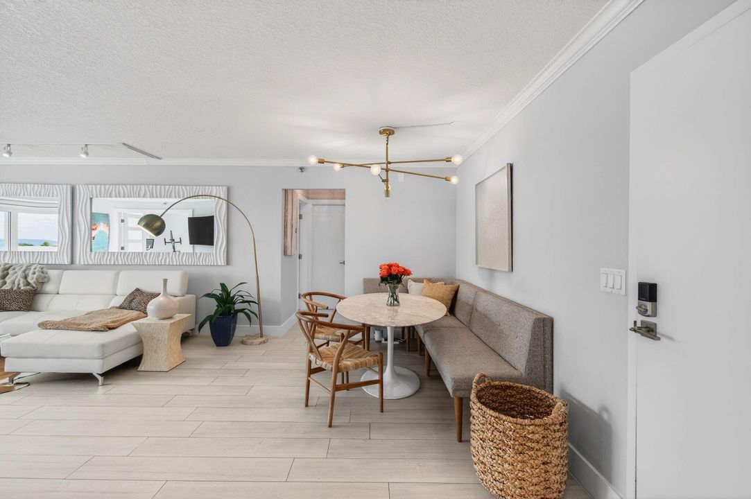 На продажу: $795,000 (2 спален, 2 ванн, 1100 Квадратных фут)