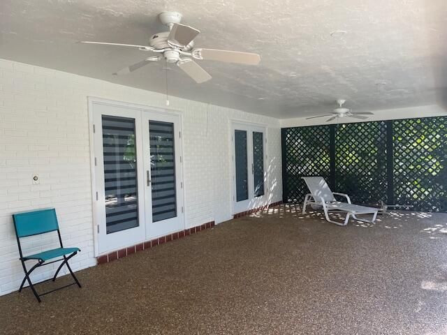 合同活跃: $5,750 (3 贝兹, 2 浴室, 2085 平方英尺)