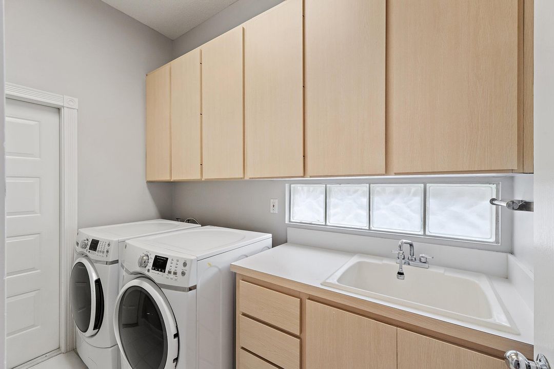 For Sale: $675,000 (3 beds, 2 baths, 1826 Square Feet)