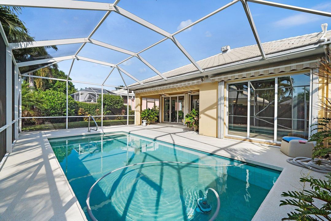 For Sale: $675,000 (3 beds, 2 baths, 1826 Square Feet)