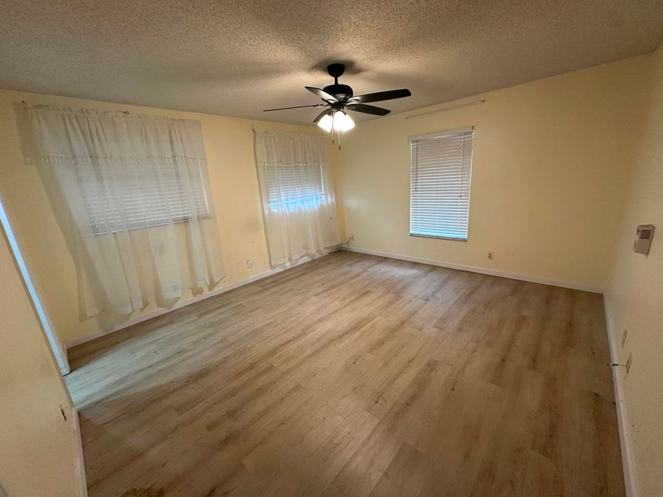 En Venta: $499,900 (3 camas, 2 baños, 1768 Pies cuadrados)