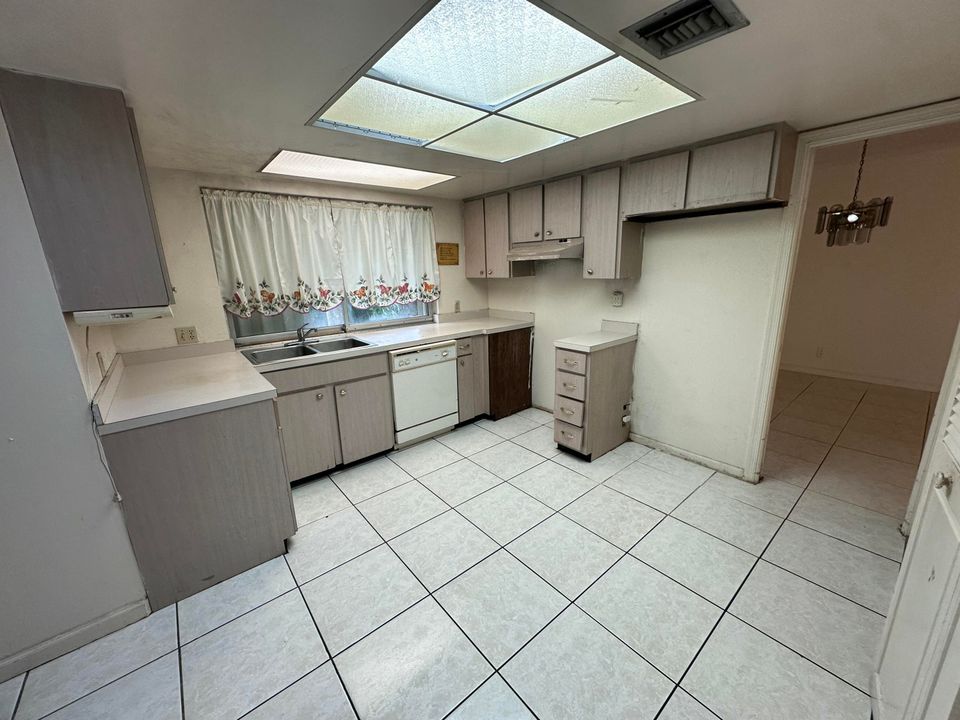 En Venta: $499,900 (3 camas, 2 baños, 1768 Pies cuadrados)