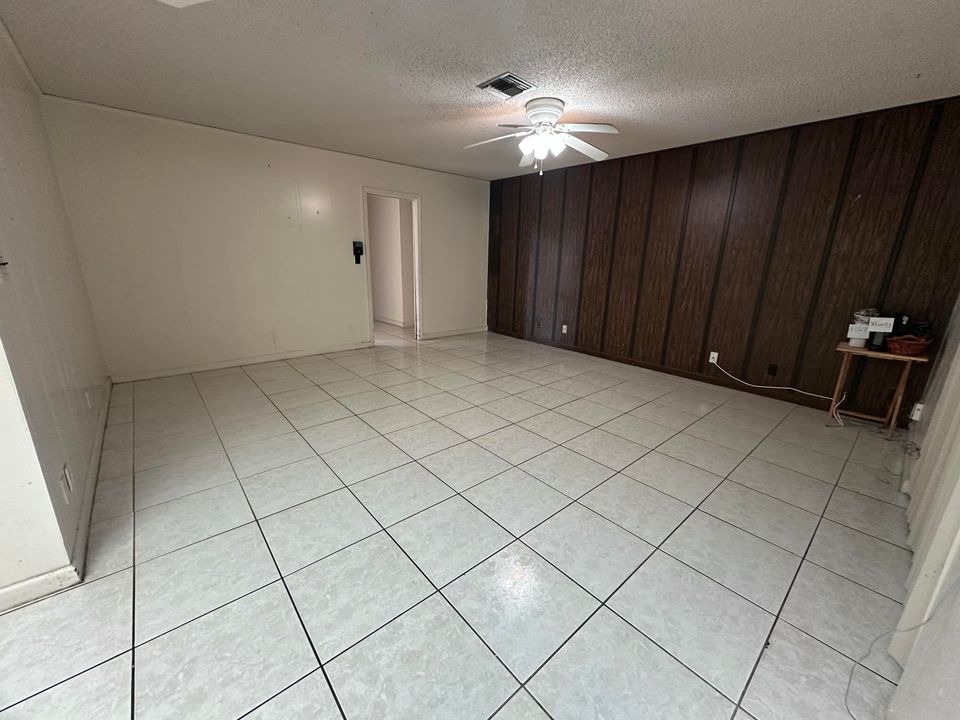 En Venta: $499,900 (3 camas, 2 baños, 1768 Pies cuadrados)