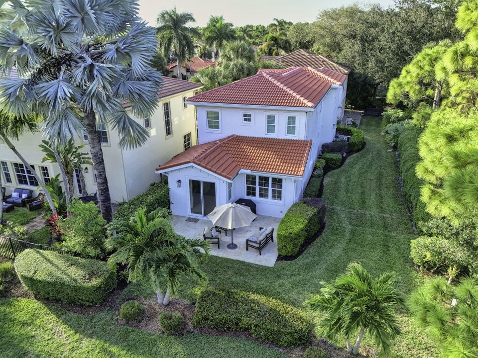 En Venta: $998,000 (3 camas, 2 baños, 2027 Pies cuadrados)