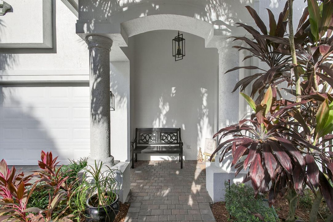 En Venta: $998,000 (3 camas, 2 baños, 2027 Pies cuadrados)