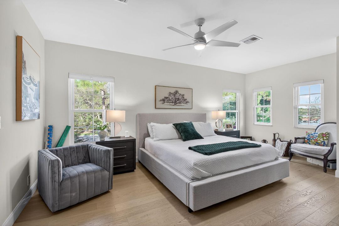 En Venta: $998,000 (3 camas, 2 baños, 2027 Pies cuadrados)