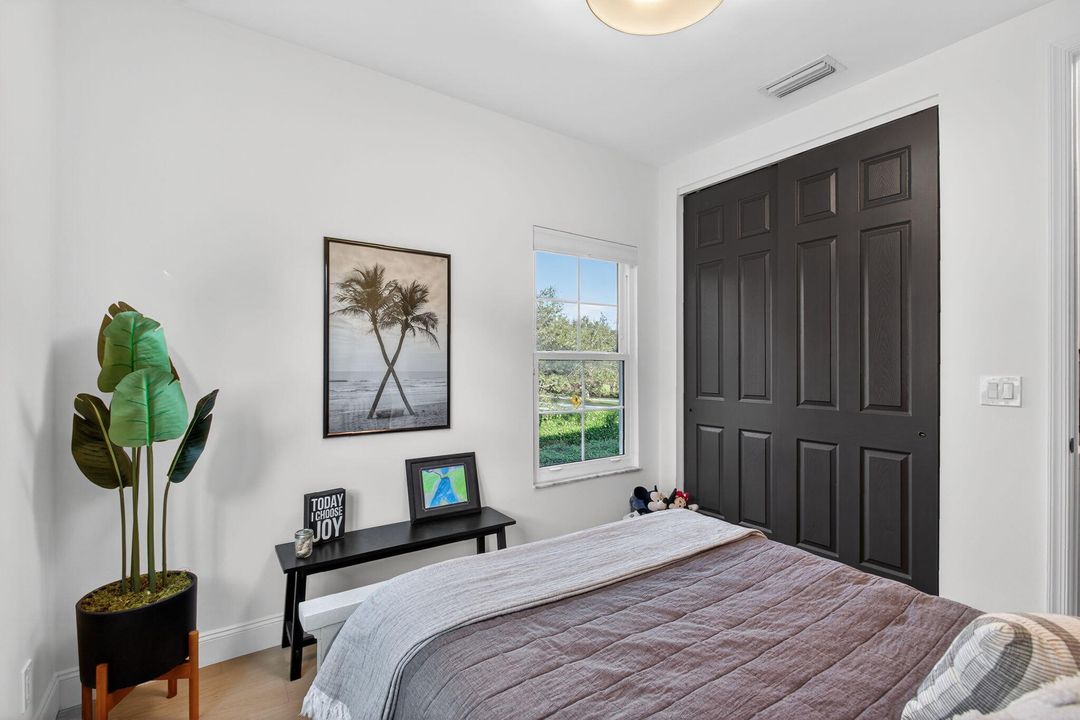 En Venta: $998,000 (3 camas, 2 baños, 2027 Pies cuadrados)