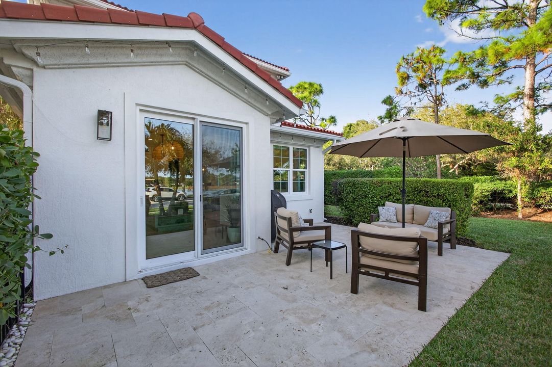 En Venta: $998,000 (3 camas, 2 baños, 2027 Pies cuadrados)