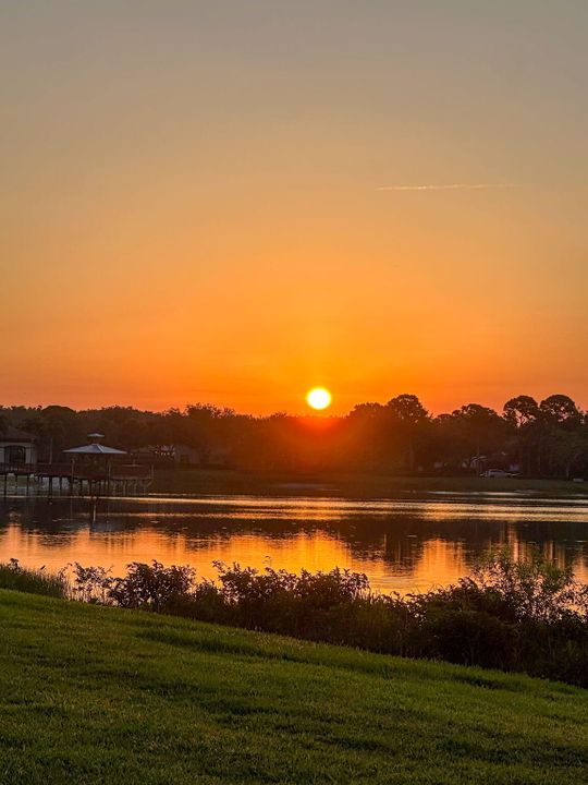 En Venta: $998,000 (3 camas, 2 baños, 2027 Pies cuadrados)