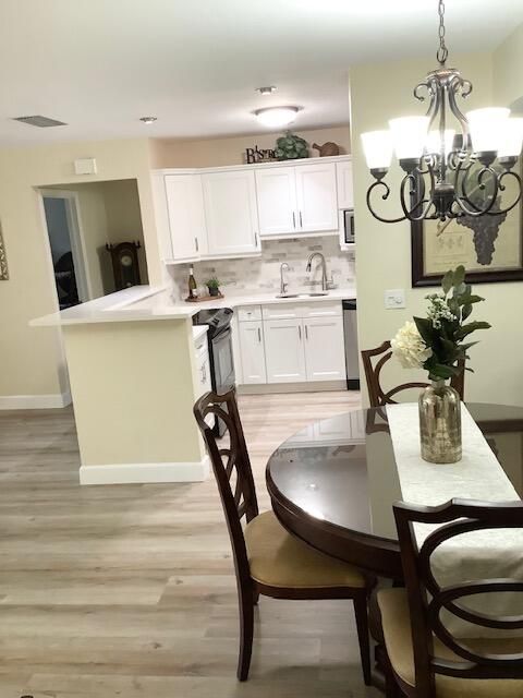 На продажу: $429,000 (2 спален, 2 ванн, 1240 Квадратных фут)