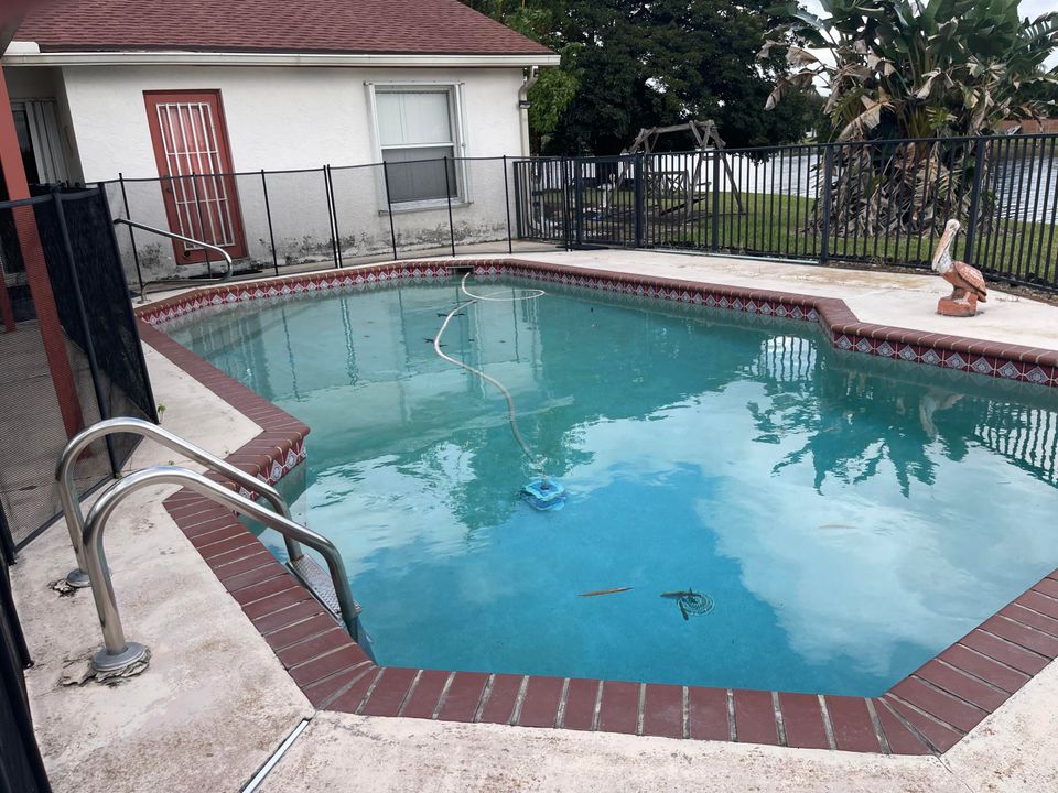 En Venta: $595,000 (4 camas, 2 baños, 2090 Pies cuadrados)