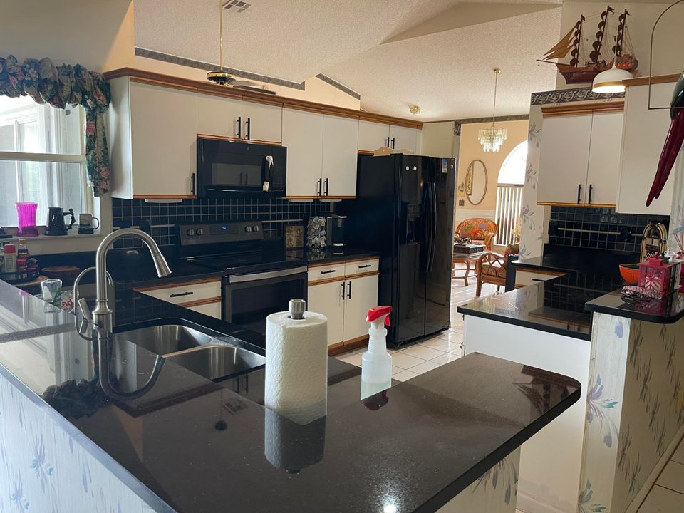 En Venta: $595,000 (4 camas, 2 baños, 2090 Pies cuadrados)