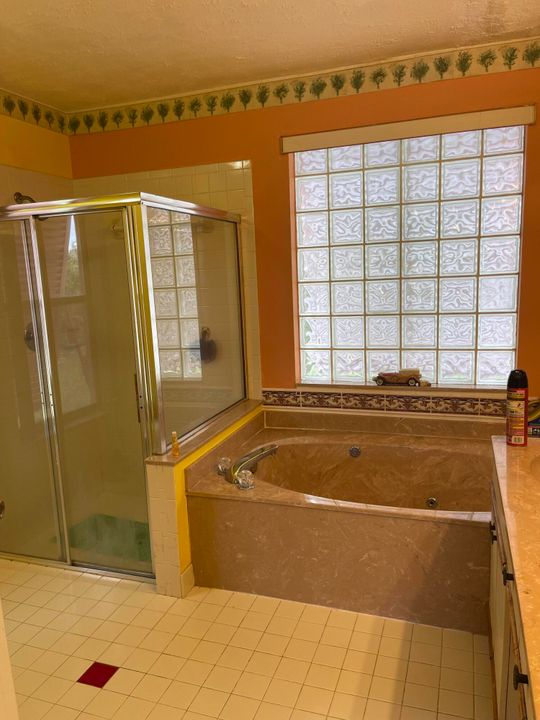 En Venta: $595,000 (4 camas, 2 baños, 2090 Pies cuadrados)