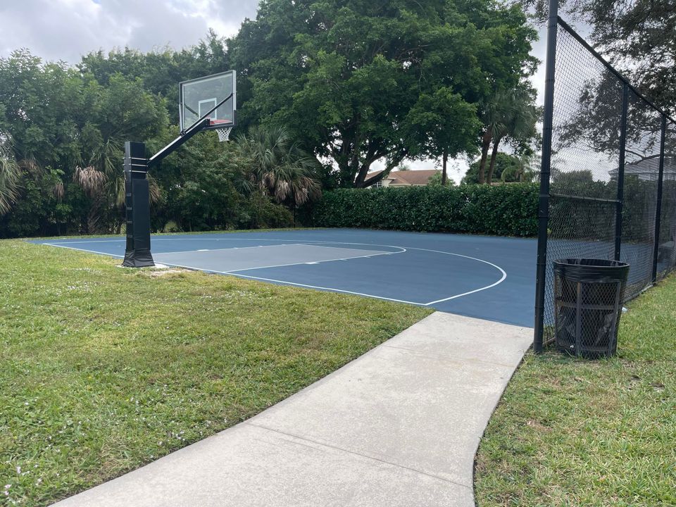 En Venta: $595,000 (4 camas, 2 baños, 2090 Pies cuadrados)