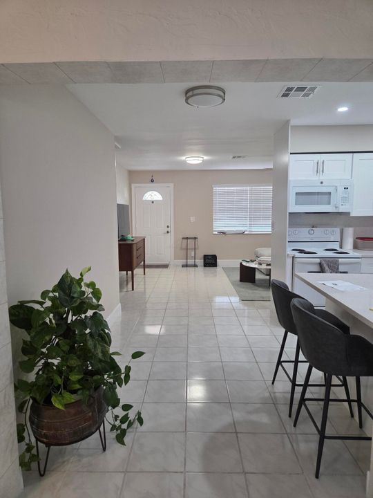 出租: $2,080 (2 贝兹, 2 浴室, 1100 平方英尺)