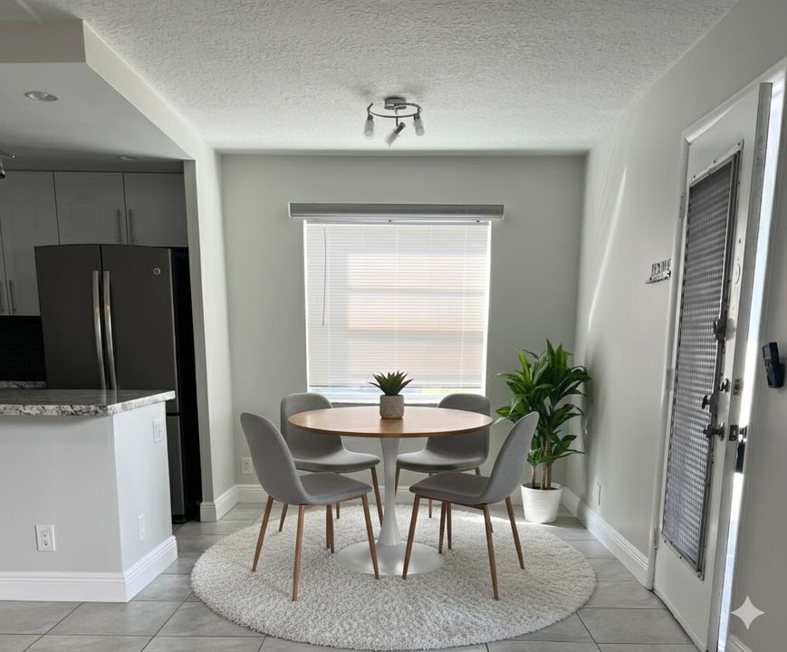 В аренду: $1,875 (2 спален, 2 ванн, 902 Квадратных фут)