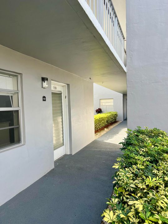 В аренду: $1,875 (2 спален, 2 ванн, 902 Квадратных фут)