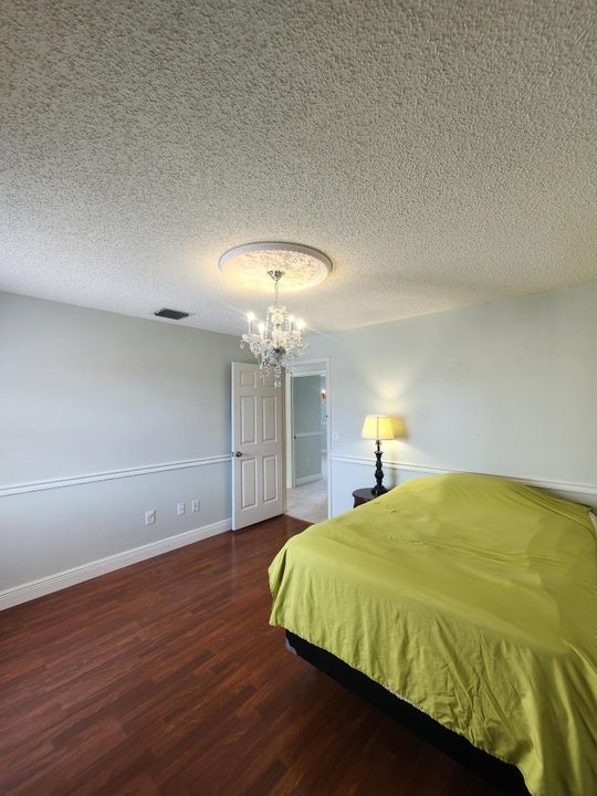 For Rent: $4,500 (4 beds, 2 baths, 2197 Square Feet)