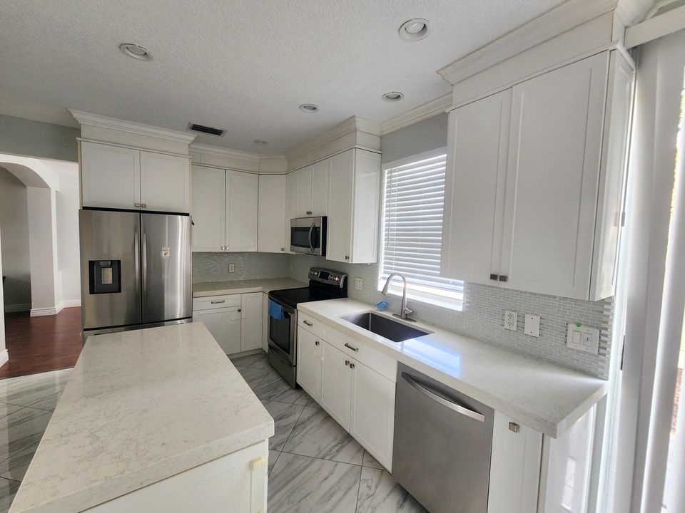 For Rent: $4,500 (4 beds, 2 baths, 2197 Square Feet)