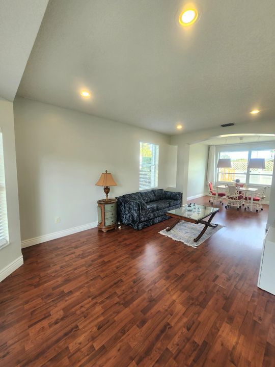 For Rent: $4,500 (4 beds, 2 baths, 2197 Square Feet)