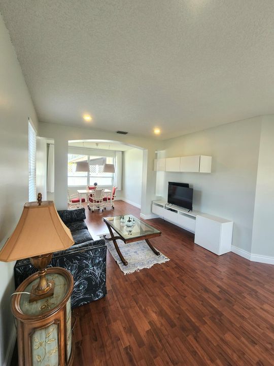 For Rent: $4,500 (4 beds, 2 baths, 2197 Square Feet)