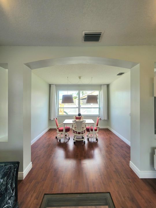 For Rent: $4,500 (4 beds, 2 baths, 2197 Square Feet)