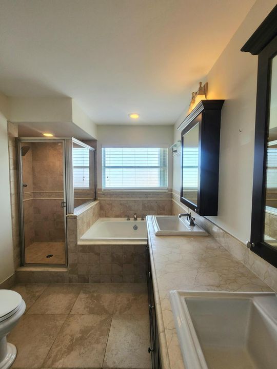 For Rent: $4,500 (4 beds, 2 baths, 2197 Square Feet)