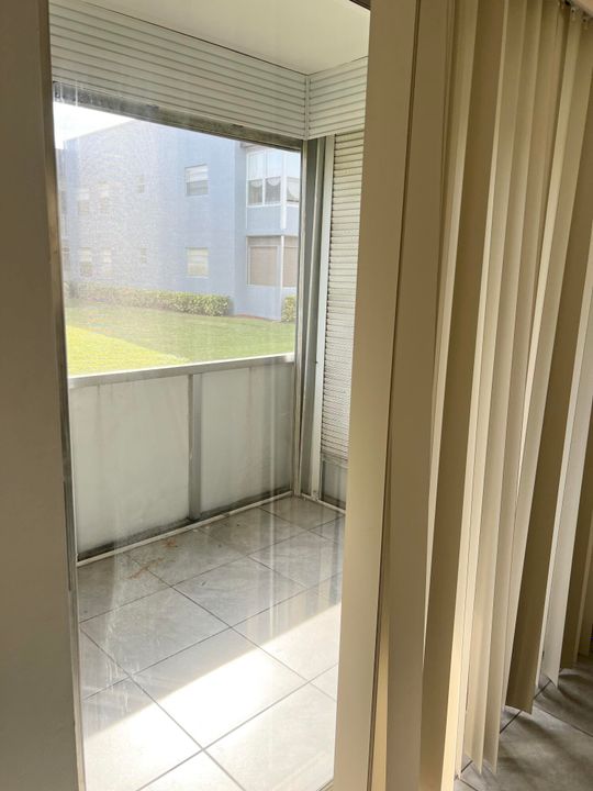 В аренду: $1,875 (2 спален, 2 ванн, 902 Квадратных фут)