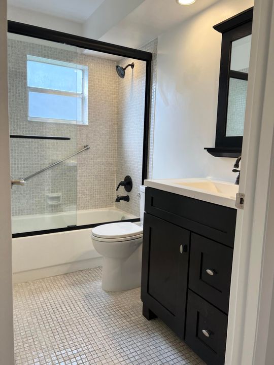 В аренду: $1,875 (2 спален, 2 ванн, 902 Квадратных фут)