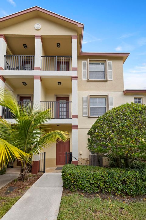 For Sale: $339,900 (3 beds, 3 baths, 1950 Square Feet)