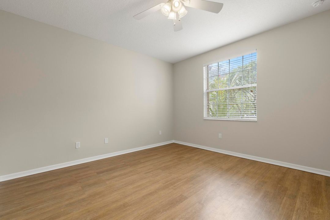 For Sale: $339,900 (3 beds, 3 baths, 1950 Square Feet)