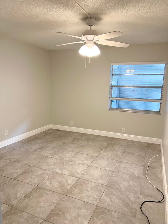 В аренду: $1,875 (2 спален, 2 ванн, 902 Квадратных фут)