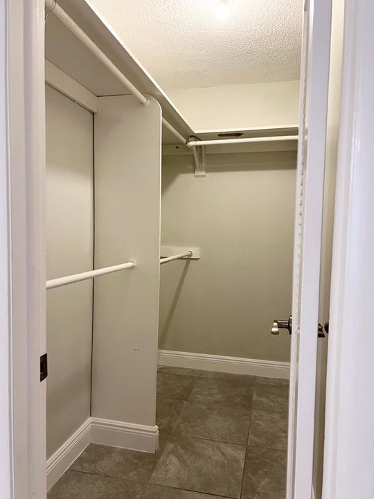 В аренду: $1,875 (2 спален, 2 ванн, 902 Квадратных фут)