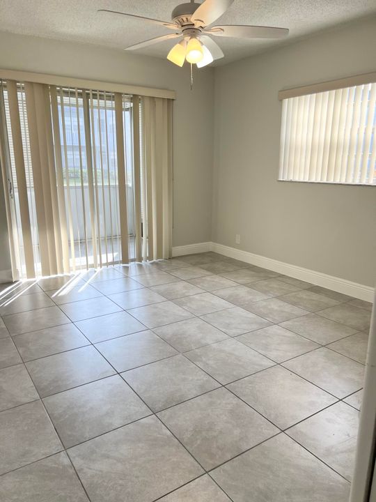 В аренду: $1,875 (2 спален, 2 ванн, 902 Квадратных фут)