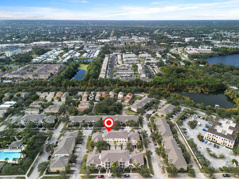 For Sale: $339,900 (3 beds, 3 baths, 1950 Square Feet)