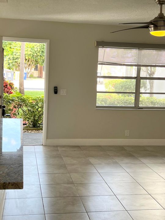 В аренду: $1,875 (2 спален, 2 ванн, 902 Квадратных фут)