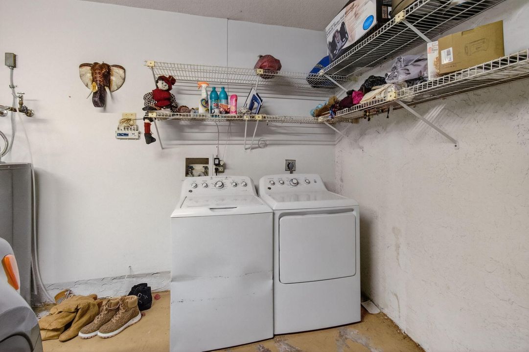 Active With Contract: $470,000 (3 beds, 2 baths, 1775 Square Feet)