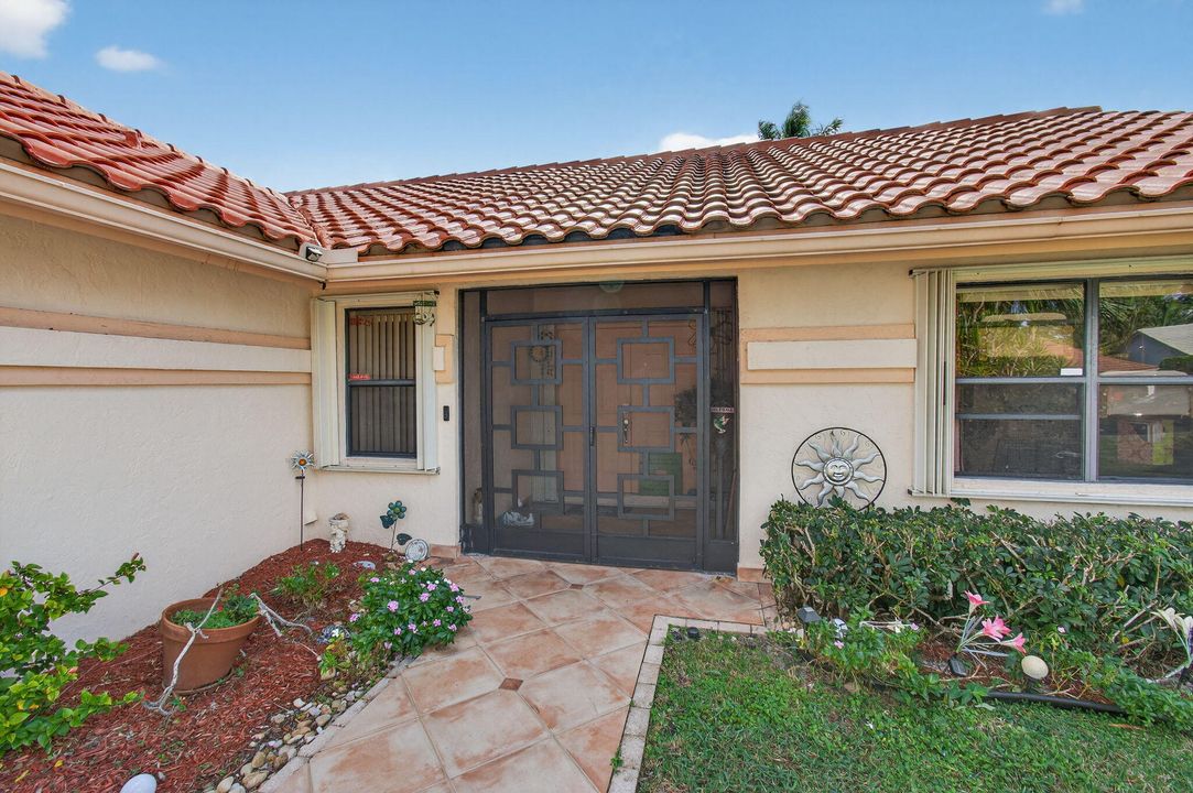 Active With Contract: $470,000 (3 beds, 2 baths, 1775 Square Feet)