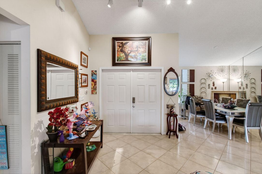 Active With Contract: $470,000 (3 beds, 2 baths, 1775 Square Feet)