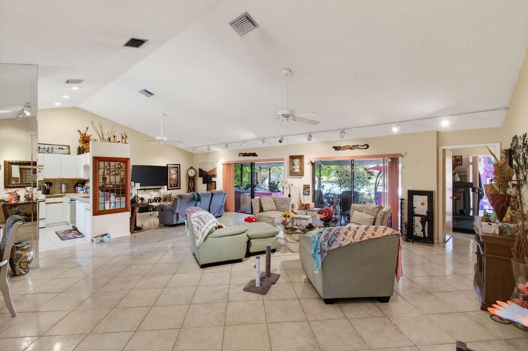 Active With Contract: $470,000 (3 beds, 2 baths, 1775 Square Feet)