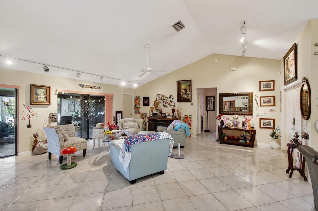 Active With Contract: $470,000 (3 beds, 2 baths, 1775 Square Feet)