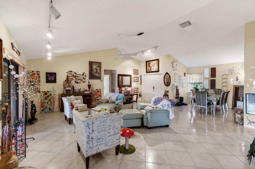 Active With Contract: $470,000 (3 beds, 2 baths, 1775 Square Feet)