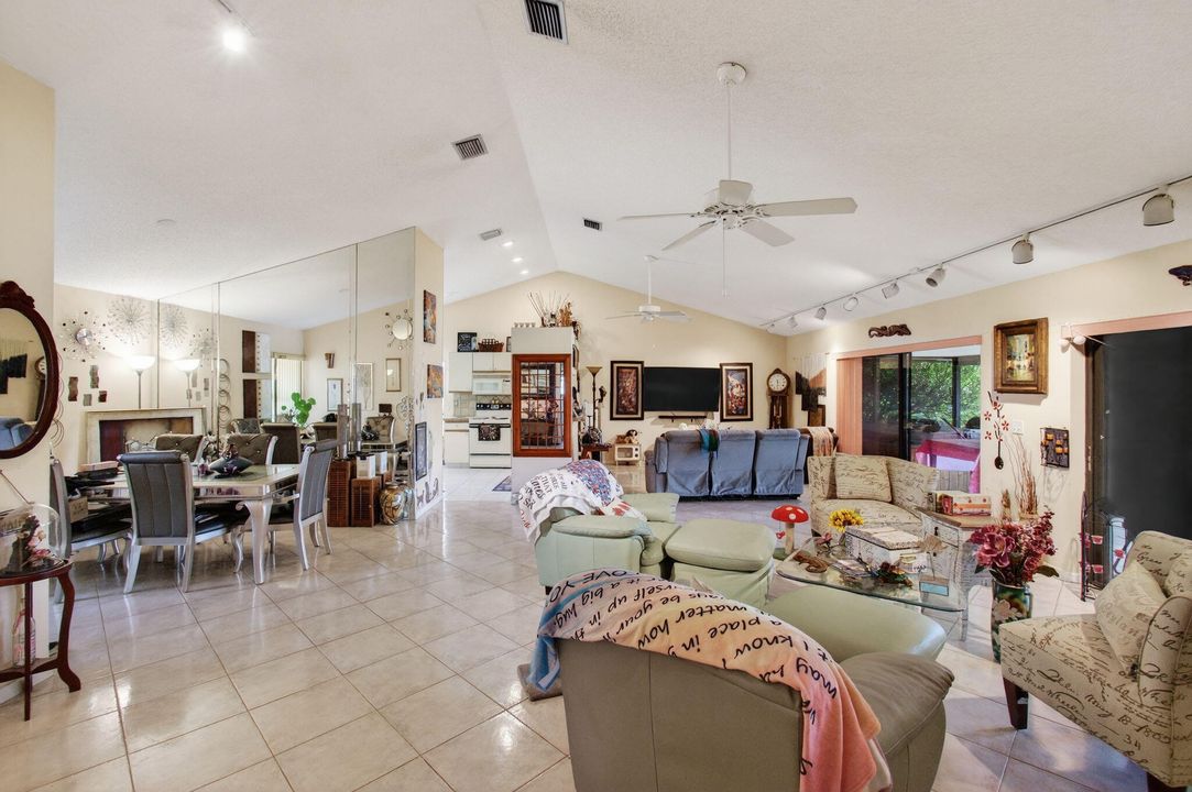 Active With Contract: $470,000 (3 beds, 2 baths, 1775 Square Feet)